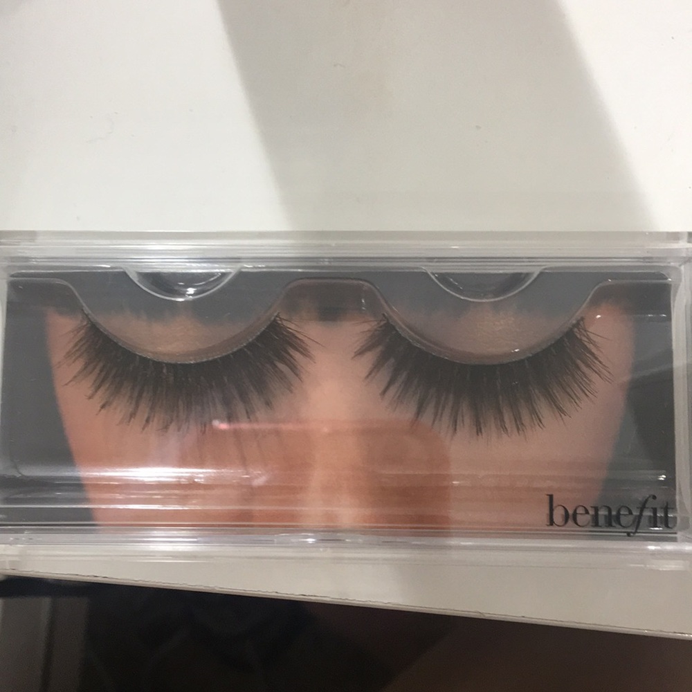 Lashes!